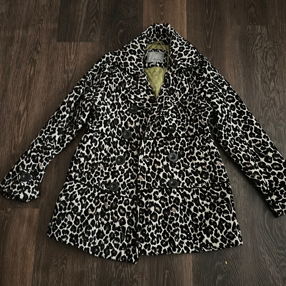 Day trip leopard peacoat